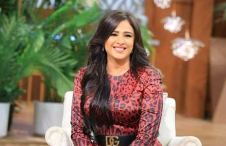 أزمات مرت بها ياسمين عبد العزيز وكشف سر ضربها على يد بنت هشام سليم